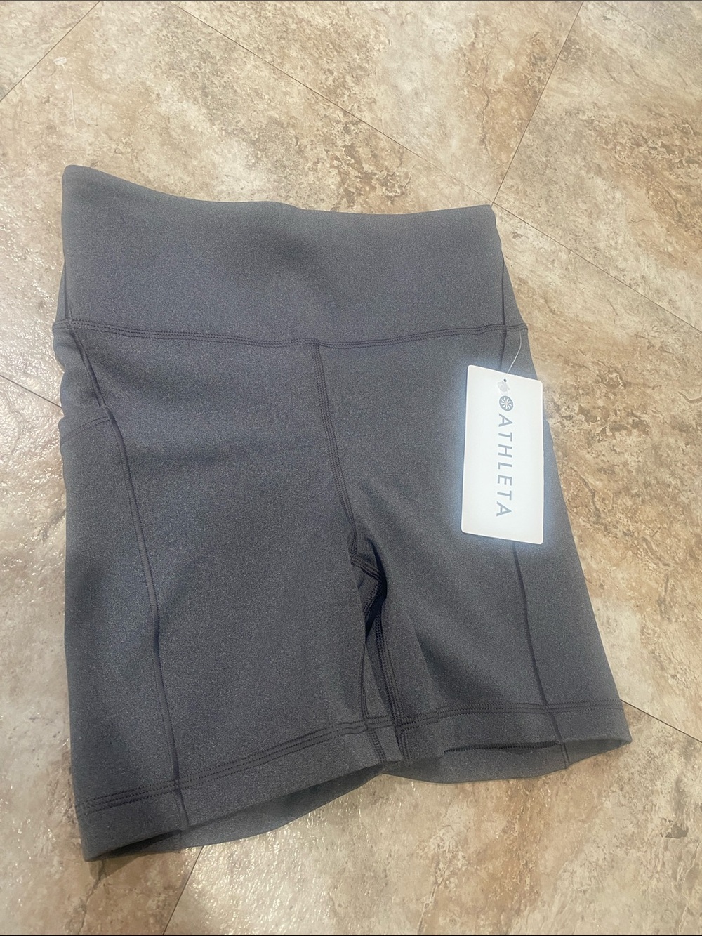 Athleta Interval Stash 5” short